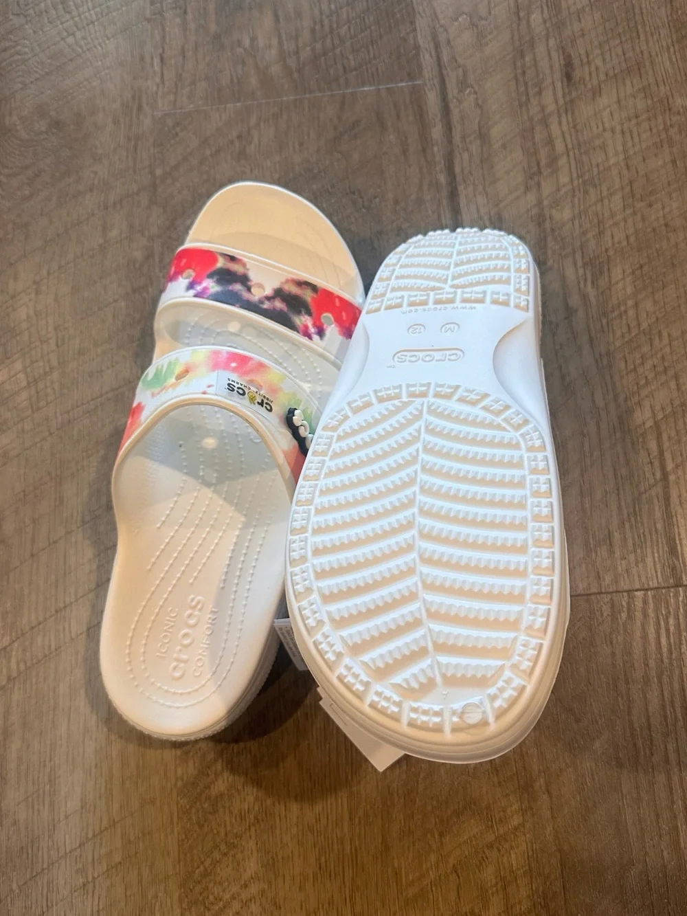 Unisex  NEW Crocs Classic Tie-Dye Graphic Two-Strap Sandals – M12/W14